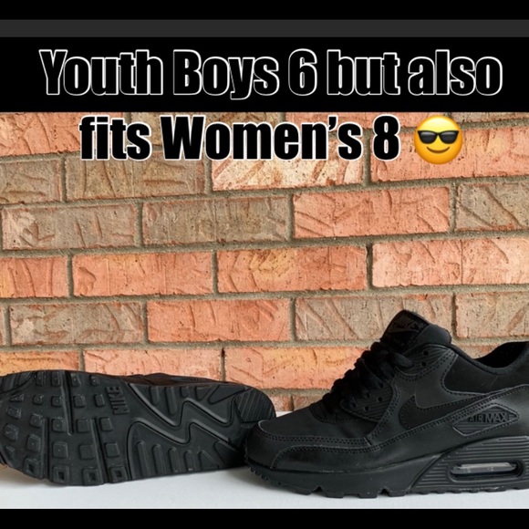 Nike Shoes - Nike Air Max 90